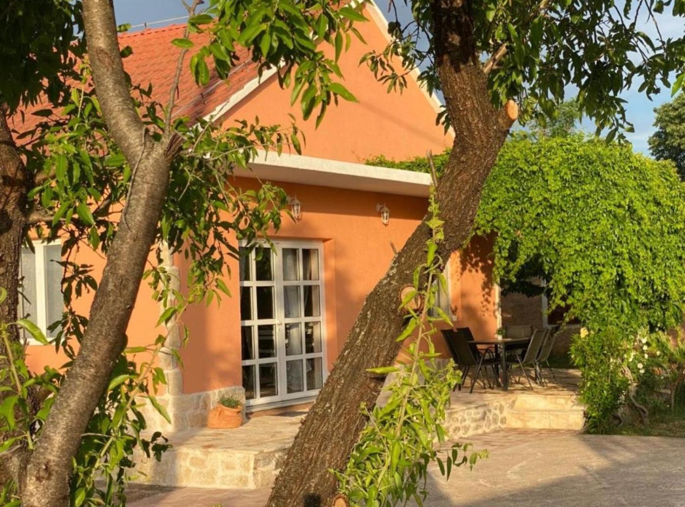 Iris Holiday Home Trbounje Екстериор снимка