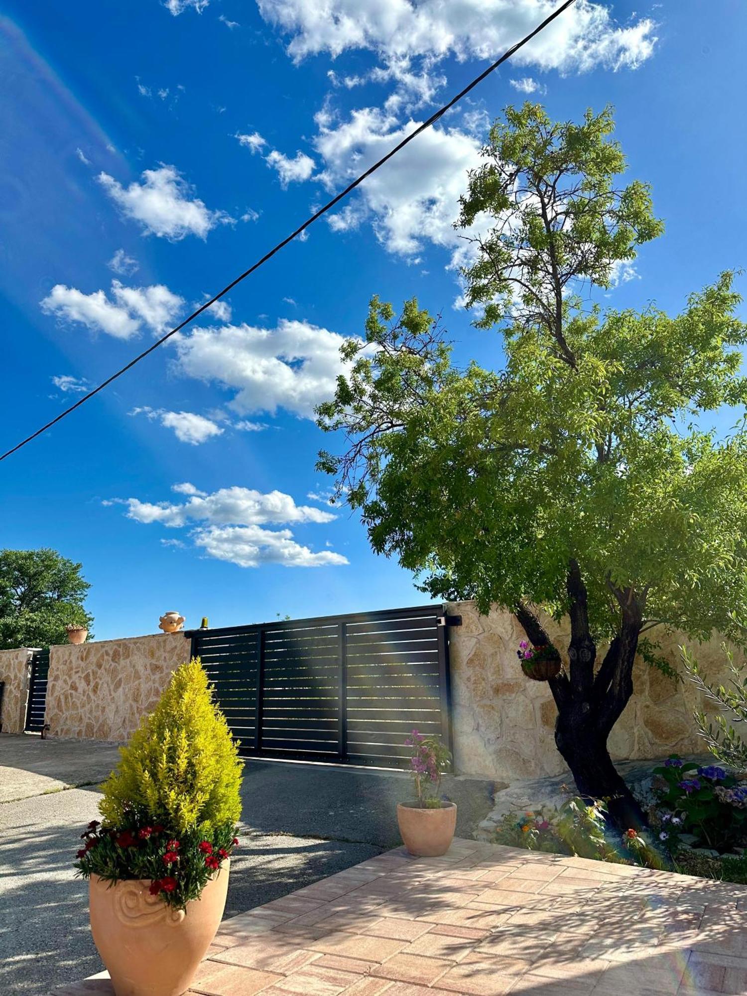 Iris Holiday Home Trbounje Екстериор снимка