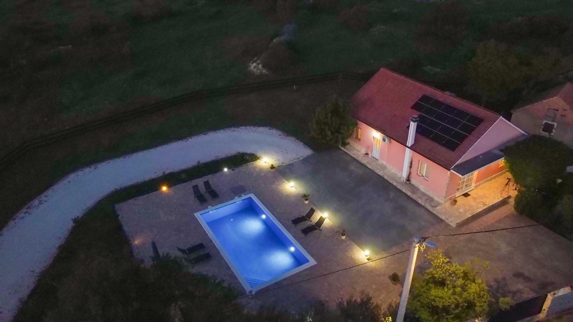 Iris Holiday Home Trbounje Екстериор снимка