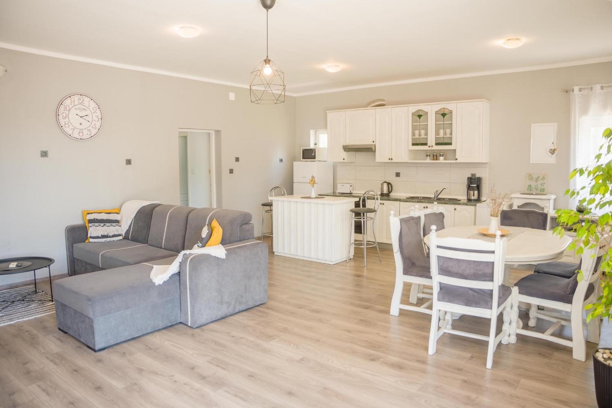Iris Holiday Home Trbounje Екстериор снимка