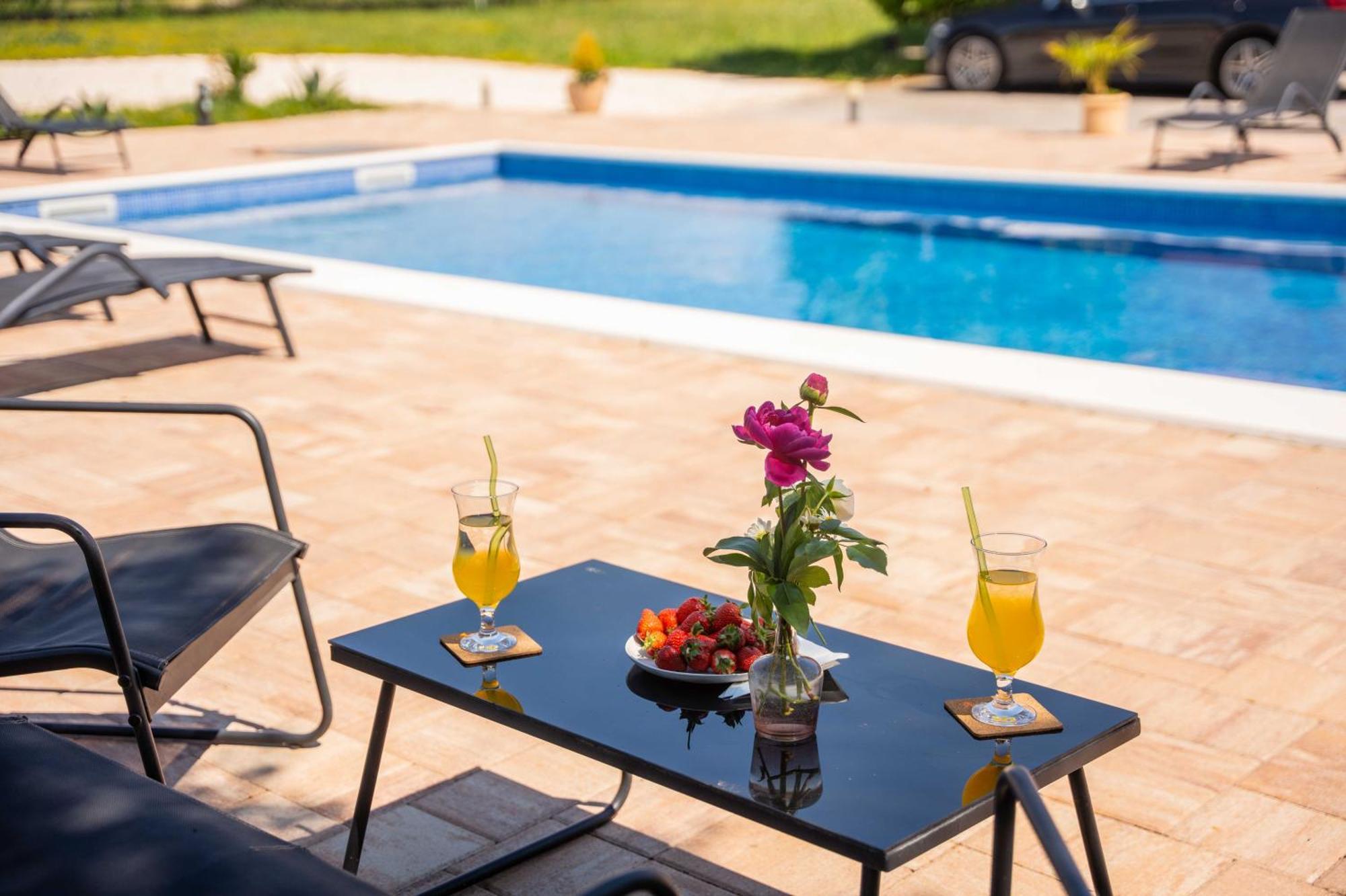 Iris Holiday Home Trbounje Екстериор снимка