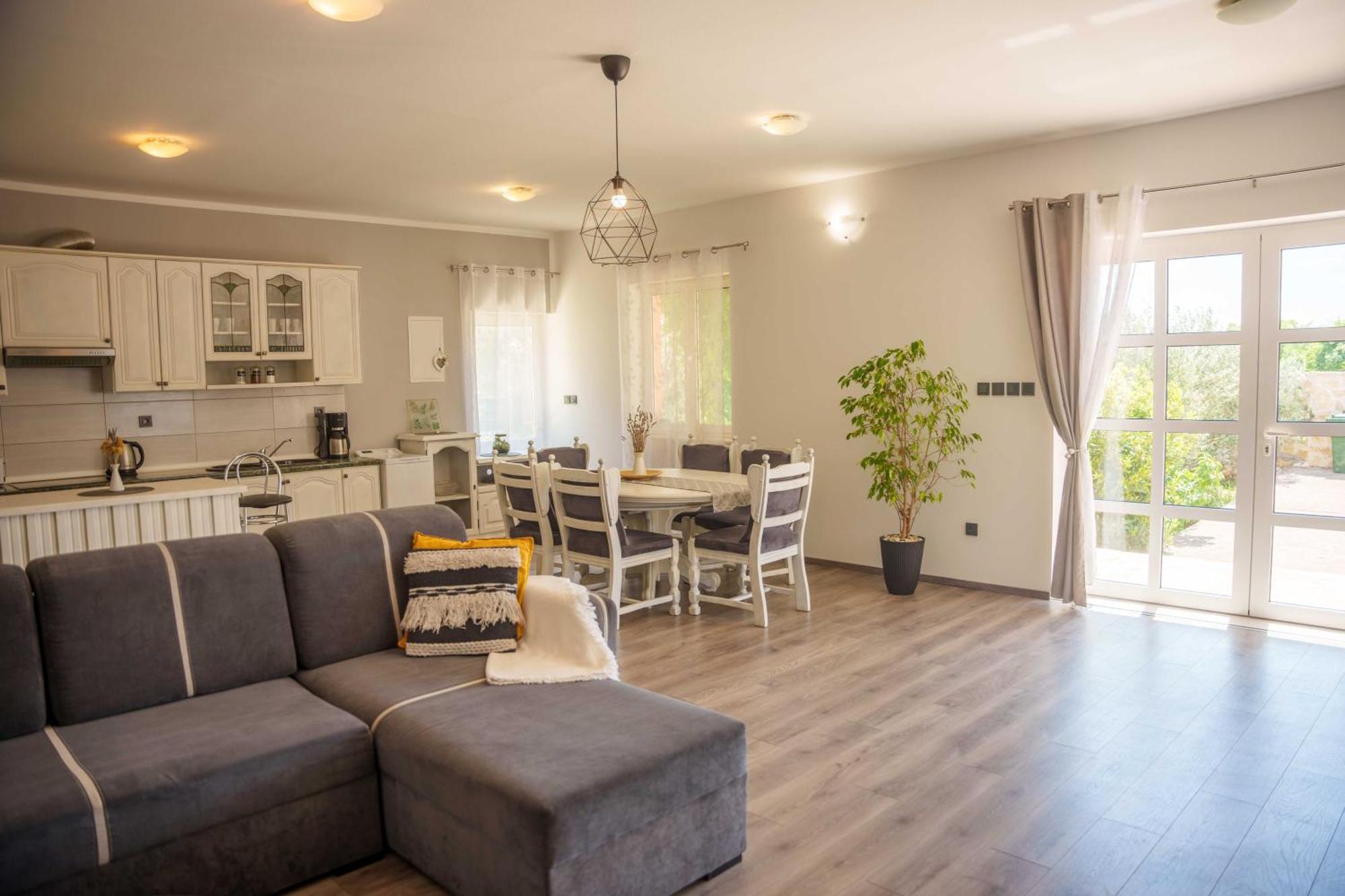 Iris Holiday Home Trbounje Екстериор снимка