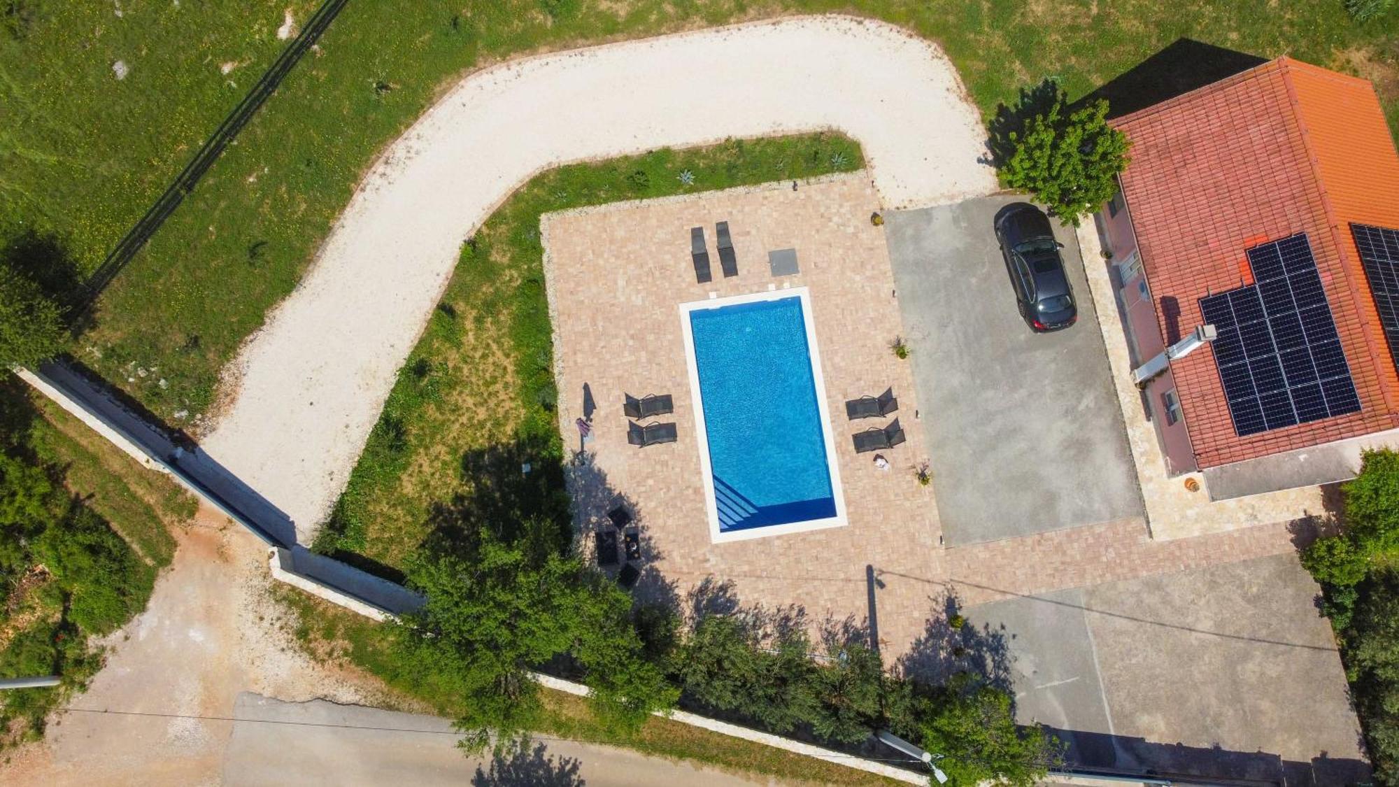Iris Holiday Home Trbounje Екстериор снимка